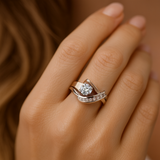 Carla – Asymmetrical vintage ring in gold and silver with zircons