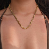 Hélène – Gold necklace with dotted decoration