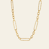 Jeanne – Gold chain with a bold structure