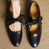 Patricia | Red Ribbon-Tie Pumps
