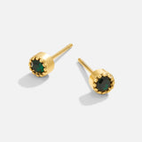 Juliette – Gold earrings with green stone.
