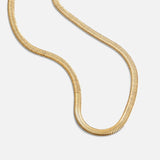 Marie – A delicately curved gold necklace